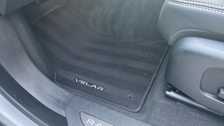 Land Rover Range Rover Velar 2.0 D200 SE 5dr Auto Diesel Estate